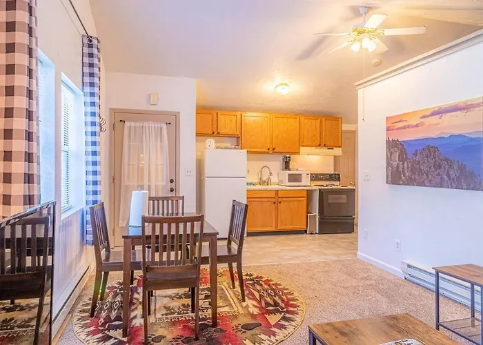Quaint Retreat 12 Ridgeview Holiday home *